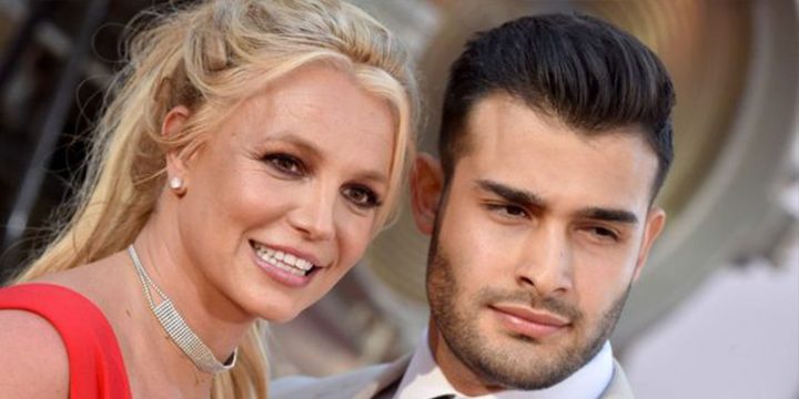 Britney Spears announces her engagement to an Iranian guy